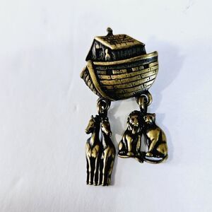 Vintage Signed JJ Jonette Jewelry Noah's Ark Boat Animal Bronze Tone Brooch Pin